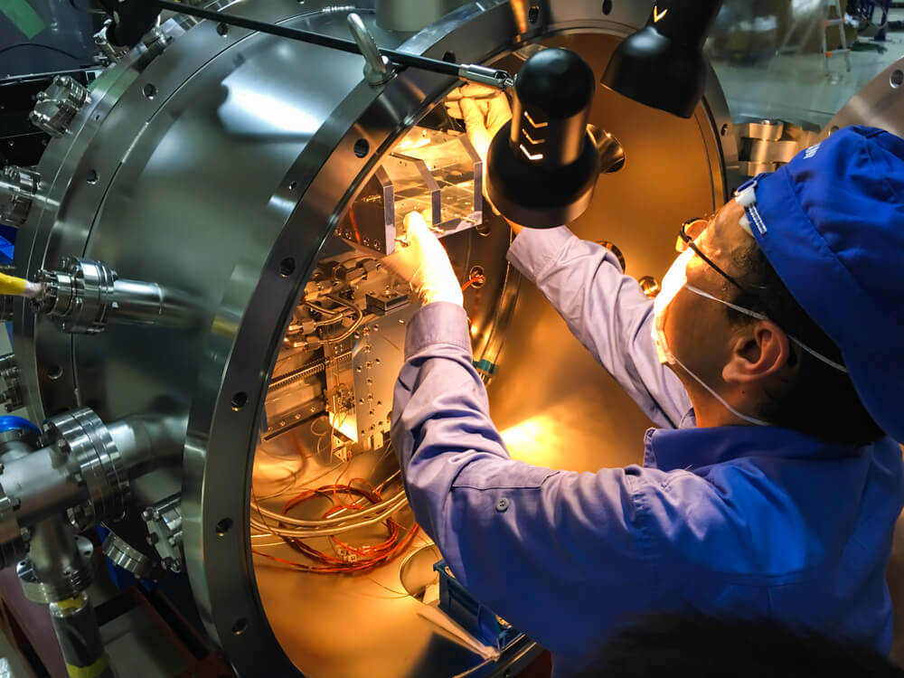 Montage in der Vakuumtechnik